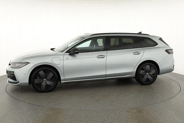 Volkswagen Passat Variant 1.5 TSI eHybrid 200 kW R-Line Black, Pano, AHK, AreaView, 19-Zoll 