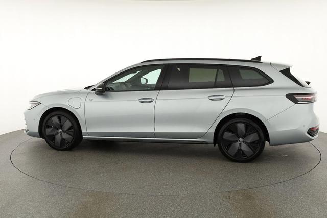 Volkswagen Passat Variant 1.5 TSI eHybrid 200 kW R-Line Black, Pano, AHK, AreaView, 19-Zoll 