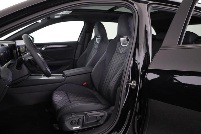 Volkswagen Passat Variant 1.5 TSI eHybrid 200 kW R-Line Black, Pano, AHK, AreaView, 19-Zoll 