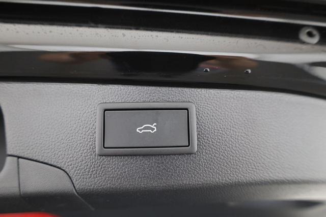 Volkswagen Passat Variant 1.5 TSI eHybrid 200 kW R-Line Black, Pano, AHK, AreaView, 19-Zoll 