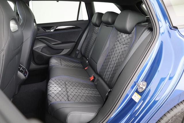 Volkswagen Passat Variant 1.5 TSI eHybrid 200 kW R-Line Black, Pano, AHK, AreaView, 19-Zoll 