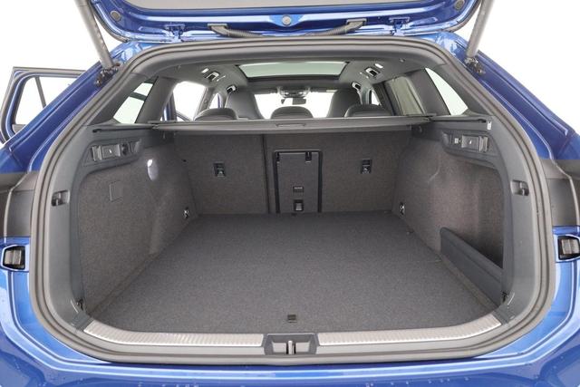 Volkswagen Passat Variant 1.5 TSI eHybrid 200 kW R-Line Black, Pano, AHK, AreaView, 19-Zoll 