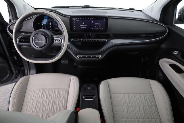 Fiat 500e Cabrio La Prima 42 kWh, Leder, Navi, Kamera, LED 