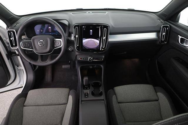 Volvo XC40 Core 2WD B3 Mild-Hybrid Core, AHK, Navi, LED, Winter, Kamera, el. Klappe 