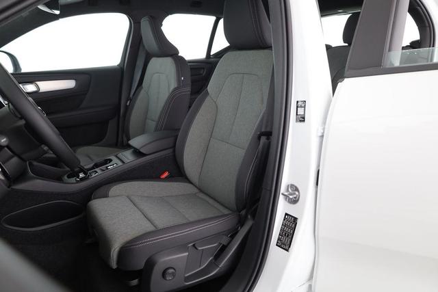 Volvo XC40 Core 2WD B3 Mild-Hybrid Core, AHK, Navi, LED, Winter, Kamera, el. Klappe 