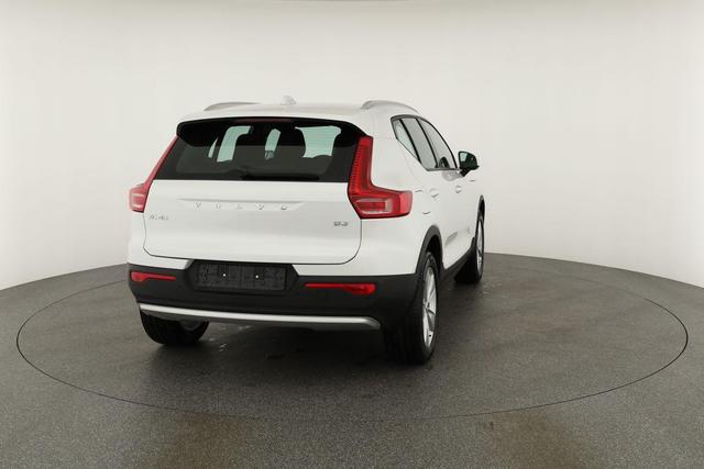 Volvo XC40 Core 2WD B3 Mild-Hybrid Core, AHK, Navi, LED, Winter, Kamera, el. Klappe 