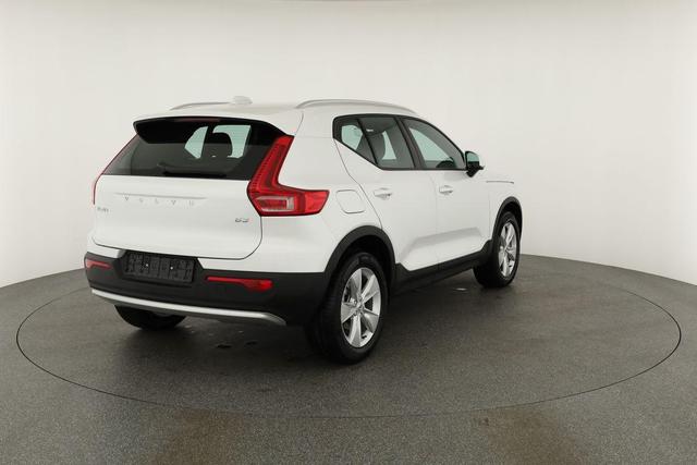 Volvo XC40 Core 2WD B3 Mild-Hybrid Core, AHK, Navi, LED, Winter, Kamera, el. Klappe 