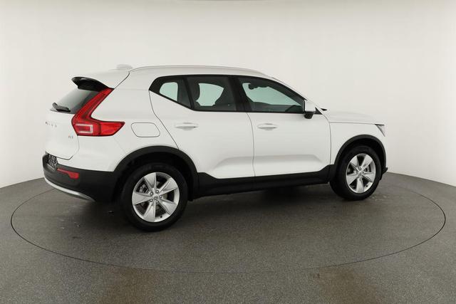 Volvo XC40 Core 2WD B3 Mild-Hybrid Core, AHK, Navi, LED, Winter, Kamera, el. Klappe 