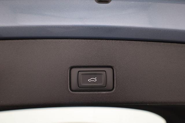 Audi Q4 e-tron 45 basis quattro advanced, AHK, 20-Zoll, Matrix, Kamera, Navi, Sound 