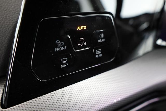 Volkswagen Golf 1.5 TSI eHybrid 150 kW Edition 50 VIII Style, AHK, Navi, Kamera, Side, LED-Plus 