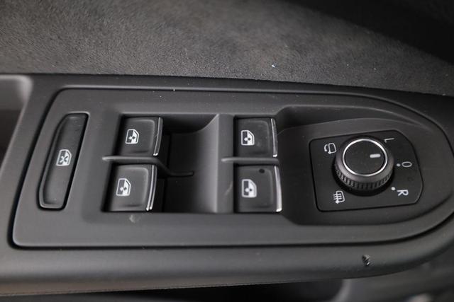 Volkswagen Golf 1.5 TSI eHybrid 150 kW Edition 50 VIII Style, AHK, Navi, Kamera, Side, LED-Plus 