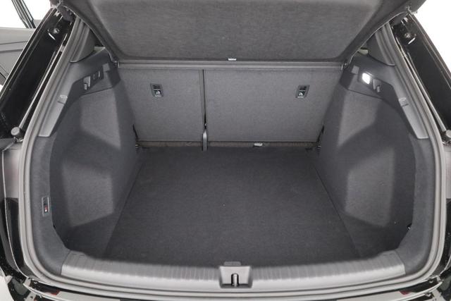 Audi Q4 e-tron 45 basis quattro S-LINE, Pano, AHK, 20-Zoll, Matrix, Optikpaket schwarz 