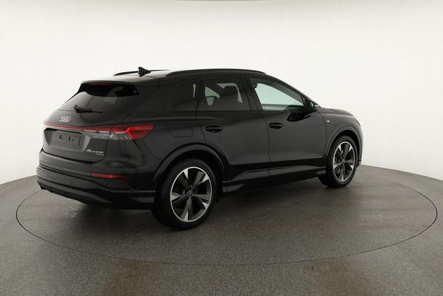 Audi Q4 e-tron 45 basis quattro S-LINE, Pano, AHK, 20-Zoll, Matrix, Optikpaket schwarz 