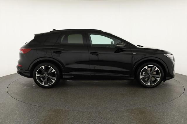 Audi Q4 e-tron 45 basis quattro S-LINE, Pano, AHK, 20-Zoll, Matrix, Optikpaket schwarz 