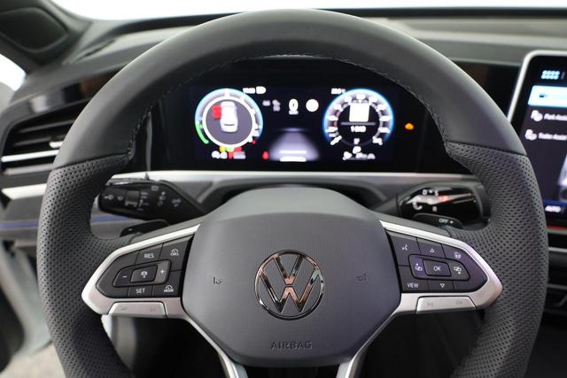 Volkswagen Passat Variant 1.5 TSI eHybrid 200 kW R-Line Black, Pano, AHK, AreaView, 19-Zoll 
