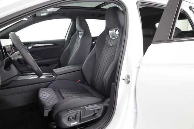 Volkswagen Passat Variant 1.5 TSI eHybrid 200 kW R-Line Black, Pano, AHK, AreaView, 19-Zoll 