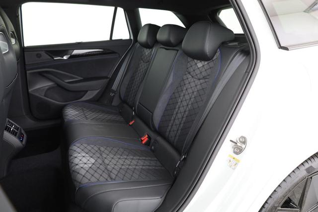 Volkswagen Passat Variant 1.5 TSI eHybrid 200 kW R-Line Black, Pano, AHK, AreaView, 19-Zoll 