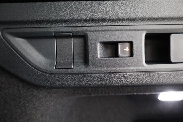 Volkswagen Passat Variant 1.5 TSI eHybrid 200 kW R-Line Black, Pano, AHK, AreaView, 19-Zoll 