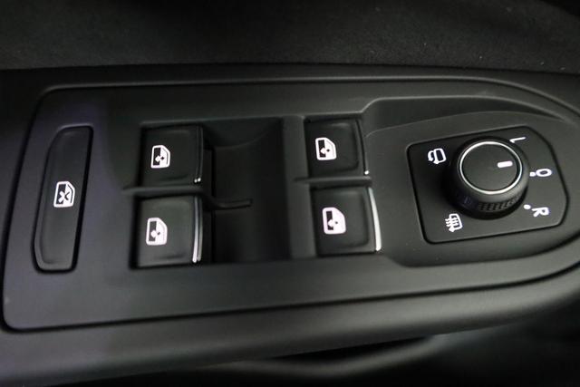 Volkswagen Golf 1.5 TSI eHybrid 150 kW Edition 50 VIII Style, AHK, Navi, Kamera, Side, LED-Plus 