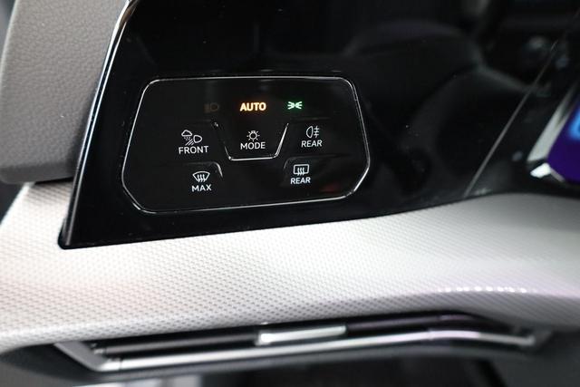 Volkswagen Golf 1.5 TSI eHybrid 150 kW Edition 50 VIII Style, AHK, Navi, Kamera, Side, LED-Plus 