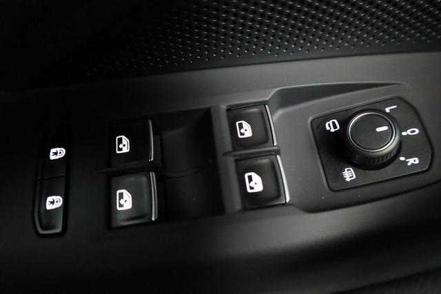 Volkswagen Passat Variant 1.5 TSI eHybrid 200 kW R-Line Black, Pano, AHK, AreaView, 19-Zoll 