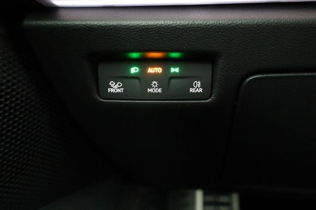 Volkswagen Passat Variant 1.5 TSI eHybrid 200 kW R-Line Black, Pano, AHK, AreaView, 19-Zoll 