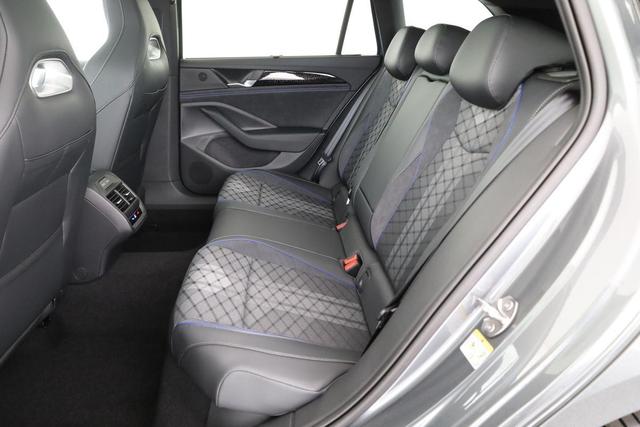 Volkswagen Passat Variant 1.5 TSI eHybrid 200 kW R-Line Black, Pano, AHK, AreaView, 19-Zoll 