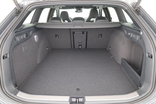 Volkswagen Passat Variant 1.5 TSI eHybrid 200 kW R-Line Black, Pano, AHK, AreaView, 19-Zoll 