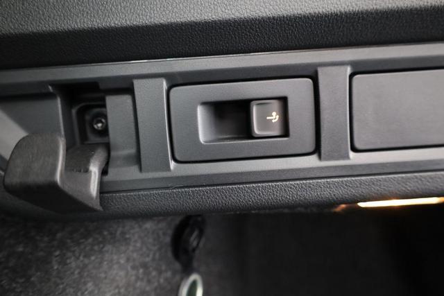 Skoda Octavia Combi 2.0 TDI 110 kW Selection DSG Selection, AHK, ACC, Kamera, 4-J Garantie 
