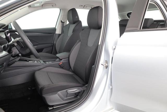 Skoda Octavia Combi 2.0 TDI 110 kW Selection DSG Selection, AHK, ACC, Kamera, 4-J Garantie 