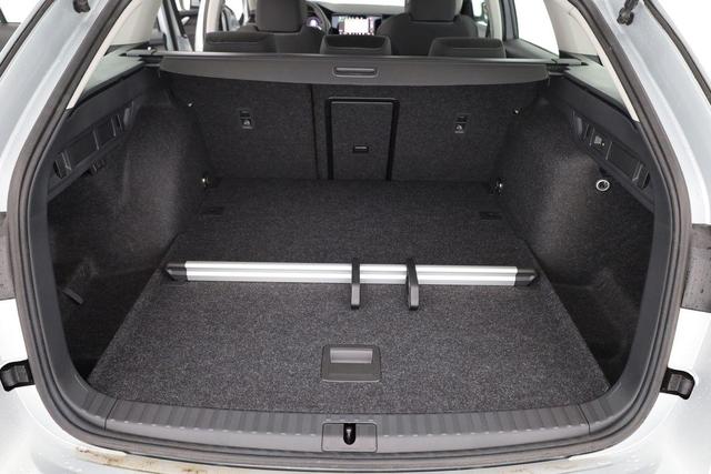 Skoda Octavia Combi 2.0 TDI 110 kW Selection DSG Selection, AHK, ACC, Kamera, 4-J Garantie 