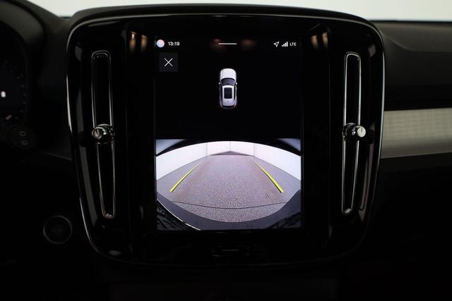 Volvo XC40 Core 2WD B3 Mild-Hybrid Core, AHK, Navi, LED, Winter, Kamera, el. Klappe 