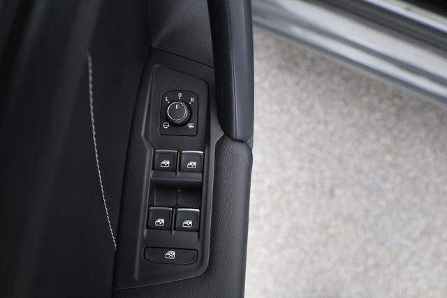 Volkswagen Tiguan Highline BMT/Start-Stopp 4Motion 2.0 TSI DSG 4M R-Line, AHK, Navi, LED, virtualCockpit 