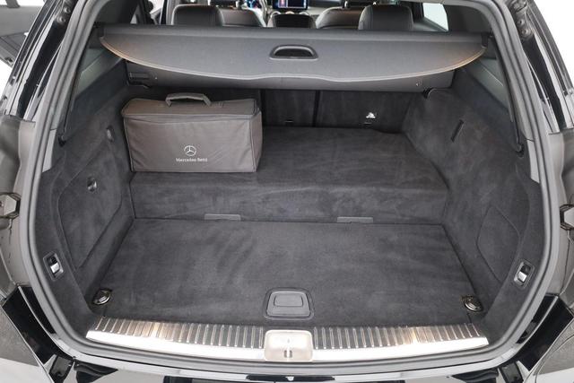 Mercedes-Benz C-Klasse T-Modell C 300de T AMG-Line, AHK, Kamera, LED, Side 