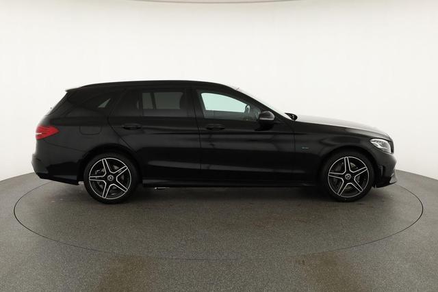 Mercedes-Benz C-Klasse T-Modell C 300de T AMG-Line, AHK, Kamera, LED, Side 