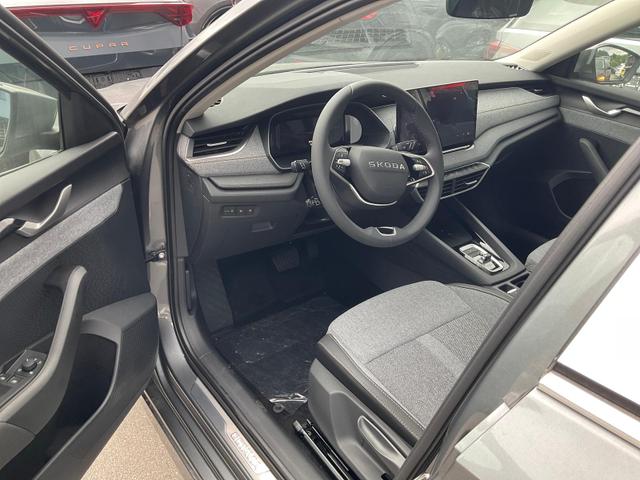 Skoda Octavia Combi - 1.5 TSI mHEV 110 kW Selection DSG Selection, Matrix, Navi, Kamera, 18-Zoll, Teilleder