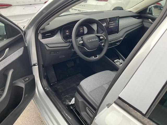 Skoda Octavia Combi - 1.5 TSI mHEV 110 kW Selection DSG Selection, Side, Navi, Kamera, Teilleder