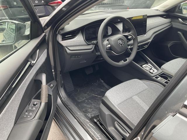 Skoda Octavia Combi - 1.5 TSI mHEV 110 kW Selection DSG Selection, Matrix, Navi, Area, HuD, AHK, 19-Zoll,