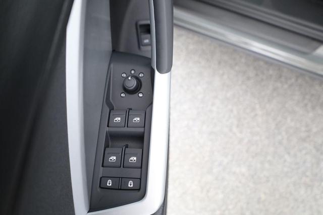 Audi Q3 40 TFSI quattro advanced advanced, AHK, 19-Zoll, Navi, el. Klappe, MMIplus, 4-J. Garantie 
