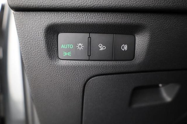 Skoda Octavia Combi 1.5 TSI mHEV 110 kW Selection DSG Selection, Matrix, Navi, Kamera, 18-Zoll, Teilleder 