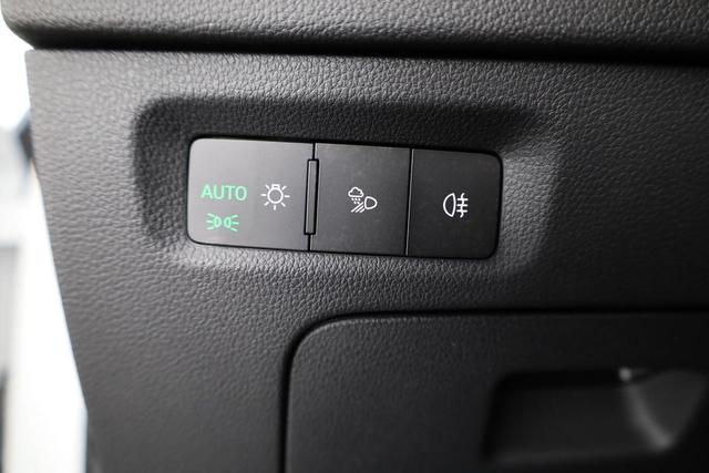 Skoda Octavia Combi 1.5 TSI mHEV 110 kW Selection DSG Selection, Matrix, Navi, Kamera, Teilleder 