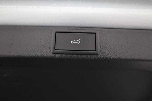 Skoda Octavia Combi 1.5 TSI mHEV 110 kW Selection DSG Selection, Side, Navi, Kamera, Teilleder 