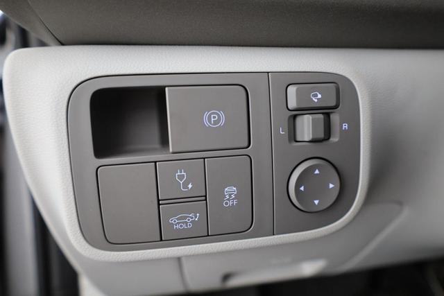 Hyundai IONIQ 6 77,4kWh 4WD Uniq, BOSE, Pano, Wärmepumpe, 20-Zoll 