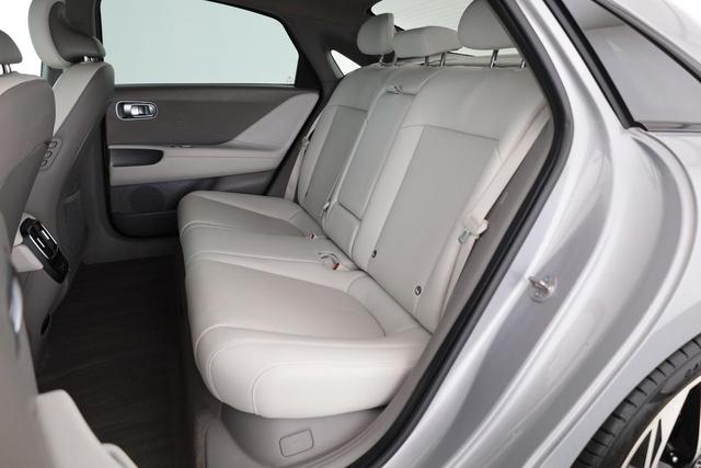 Hyundai IONIQ 6 77,4kWh 4WD Uniq, BOSE, Pano, Wärmepumpe, 20-Zoll 