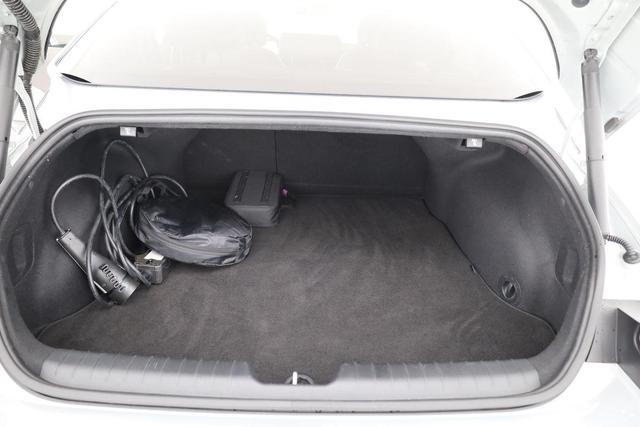 Hyundai IONIQ 6 77,4kWh 4WD Uniq, BOSE, Pano, Wärmepumpe, 20-Zoll 