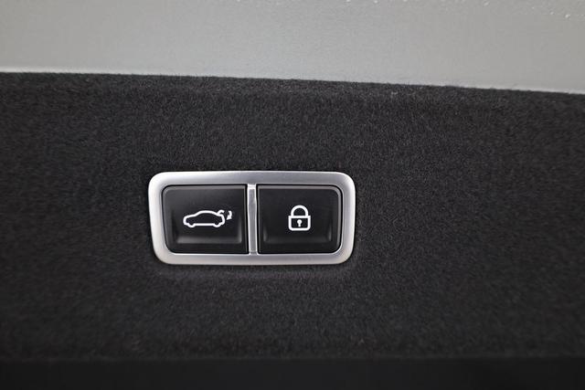 Hyundai IONIQ 6 77,4kWh 4WD Uniq, BOSE, Pano, Wärmepumpe, 20-Zoll 