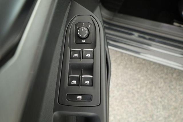 Volkswagen Golf LIFE VIII 1.5 TSI Life, ACC, LED, Kamera, Winterpaket 