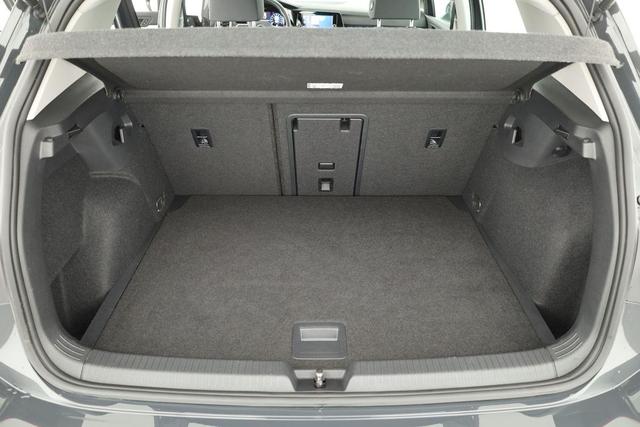 Volkswagen Golf LIFE VIII 1.5 TSI Life, ACC, LED, Kamera, Winterpaket 