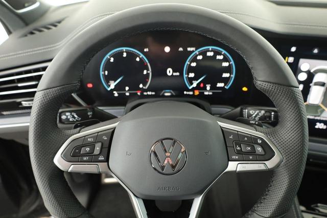 Volkswagen Touareg 3.0 TDI 210 kW 4Motion R-Line V6 Black, 22-Zoll, Dynaudio, HuD, Luft, Standheizung, AHK 