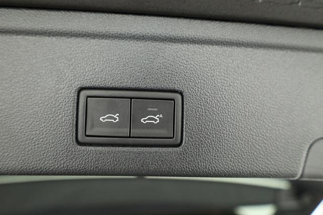 Volkswagen Touareg 3.0 TDI 210 kW 4Motion R-Line V6 Black, 22-Zoll, Dynaudio, HuD, Luft, Standheizung, AHK 